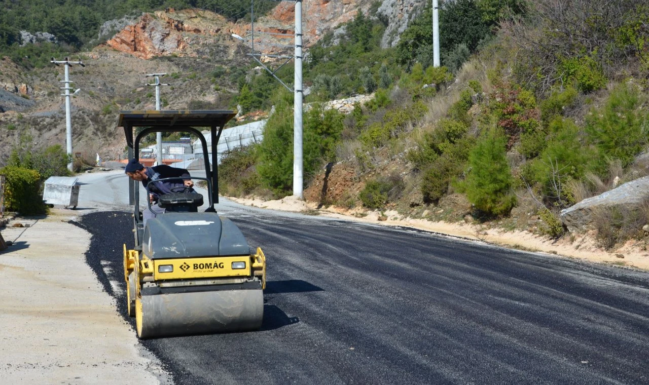 Bozulan yollar onarılıyor