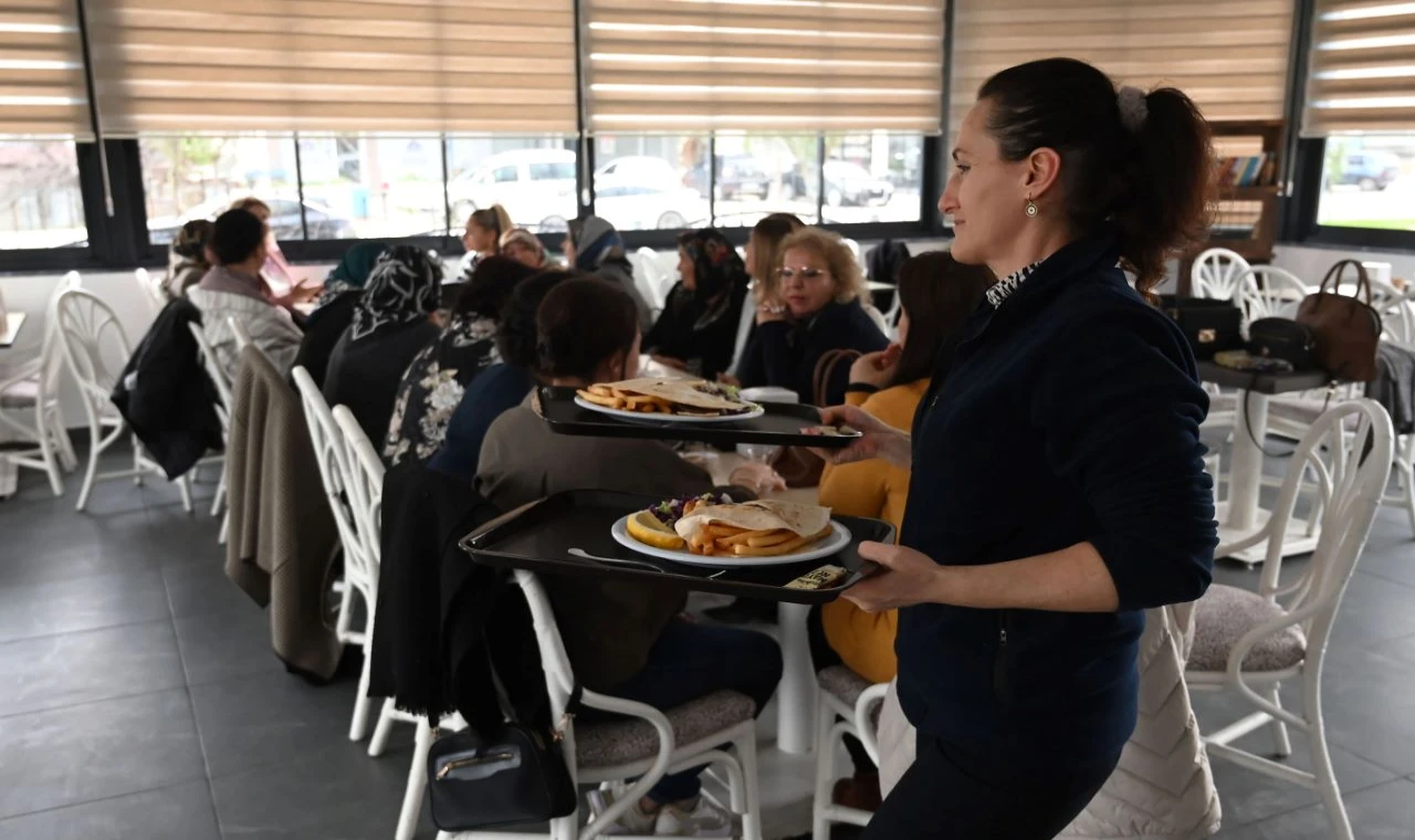 Kemer Belediyesi Kadınlar Lokali açıldı