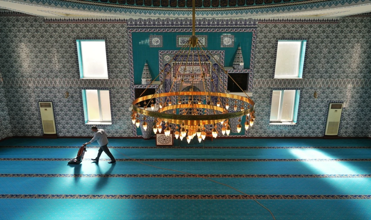 Konyaaltı’ndaki camilerde ramazan hazırlığı