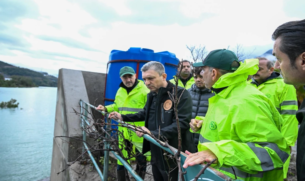 Vali Şahin Alanya’da taşkın bölgelerinde inceleledi