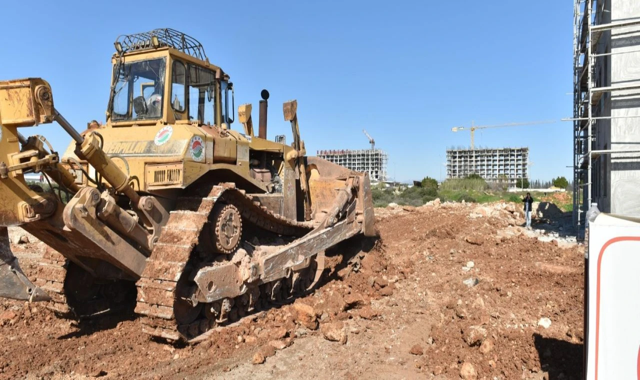 Altınova’da yeni yol çalışması