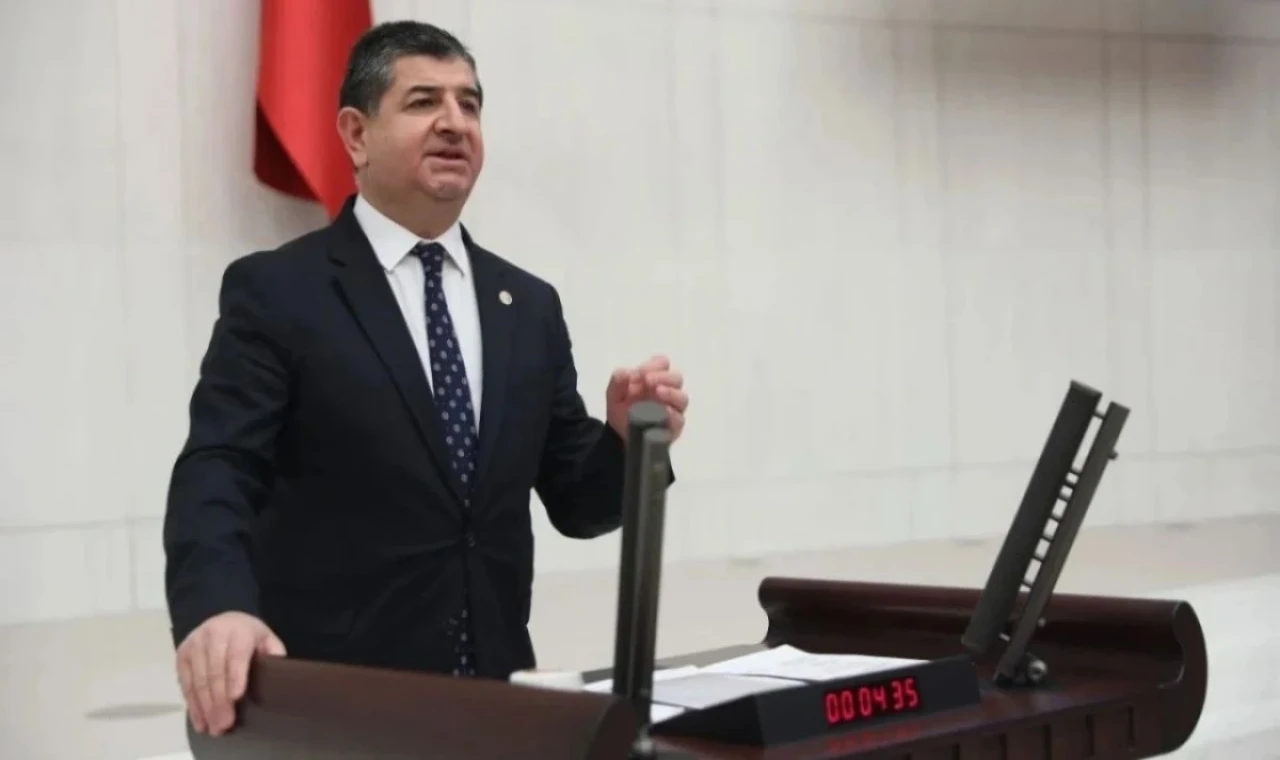 Cavit Arı’dan bayram mesajı