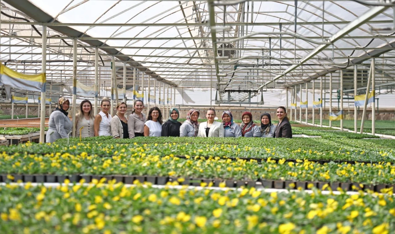 Özdemir'den 8 Mart mesajı