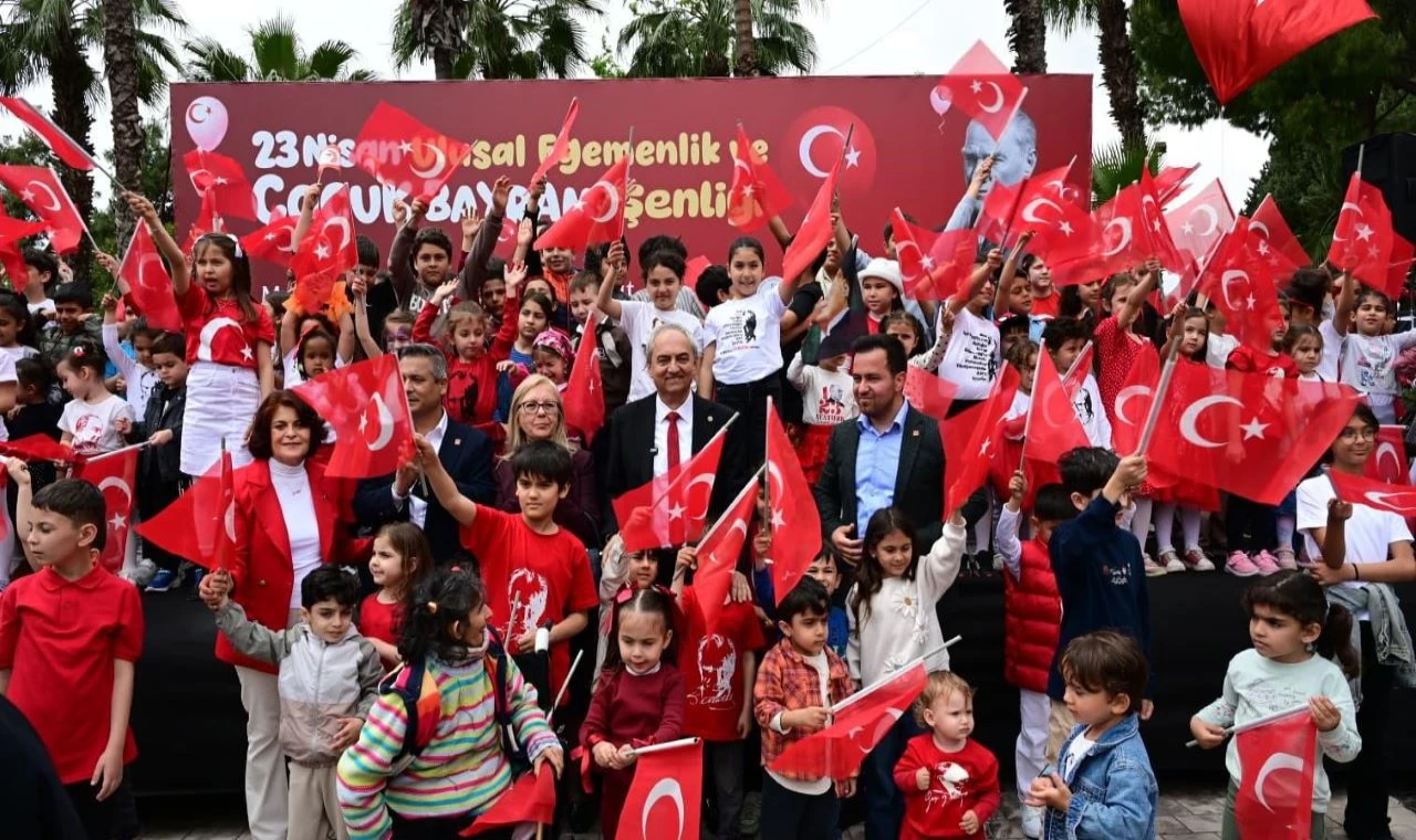Kepez’de 23 Nisan coşkusu bayram kortejiyle taçlandı