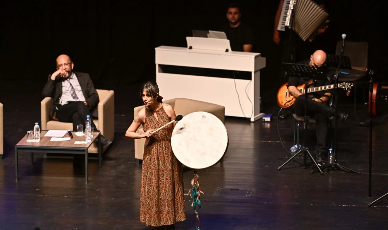 Muratpaşa’da şiir ve müzik dolu gece