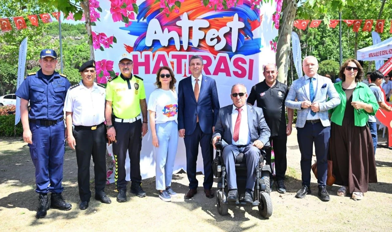 Antalya’da sevgi varsa engel yok