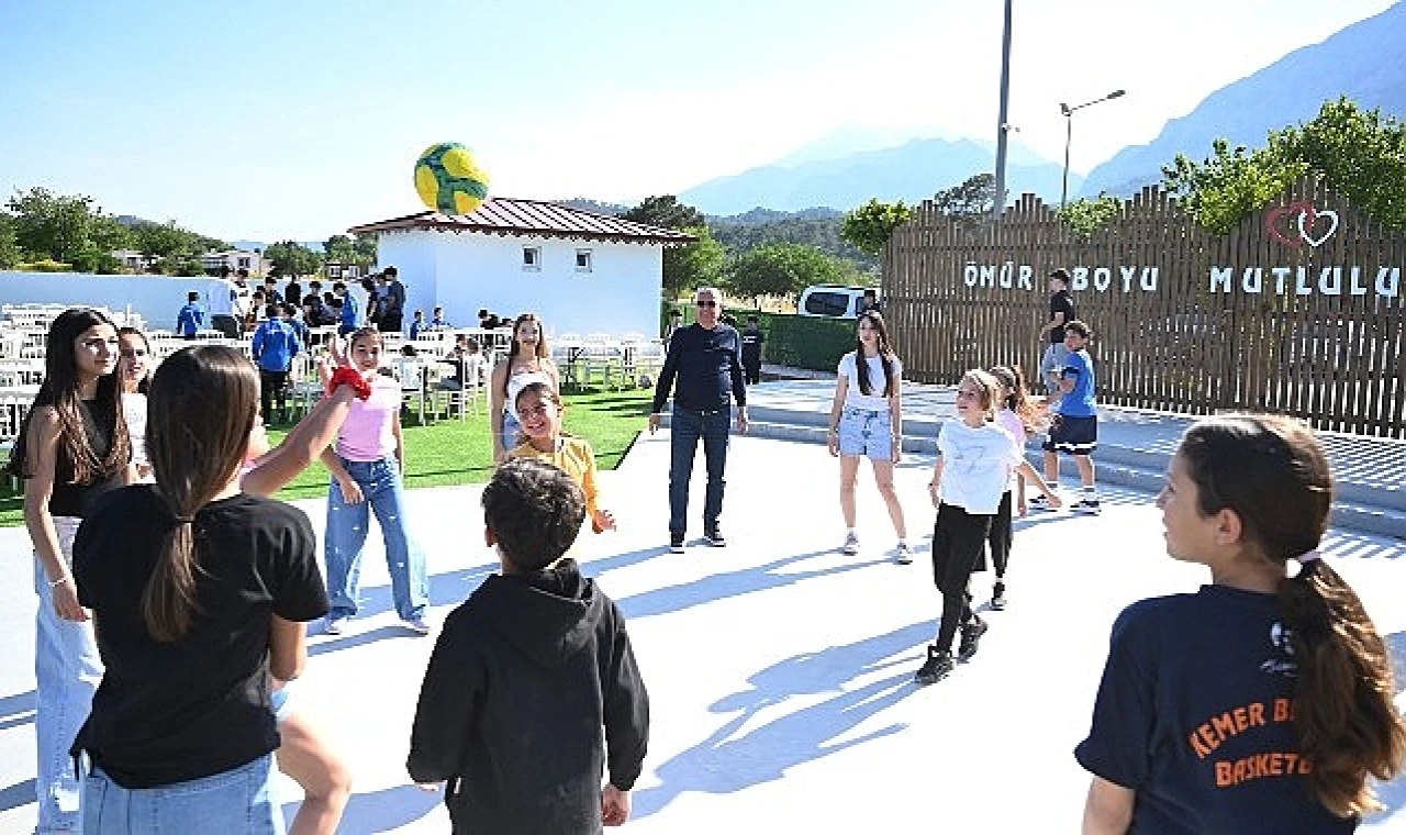 Topaloğlu’ndan sporculara mangal partisi