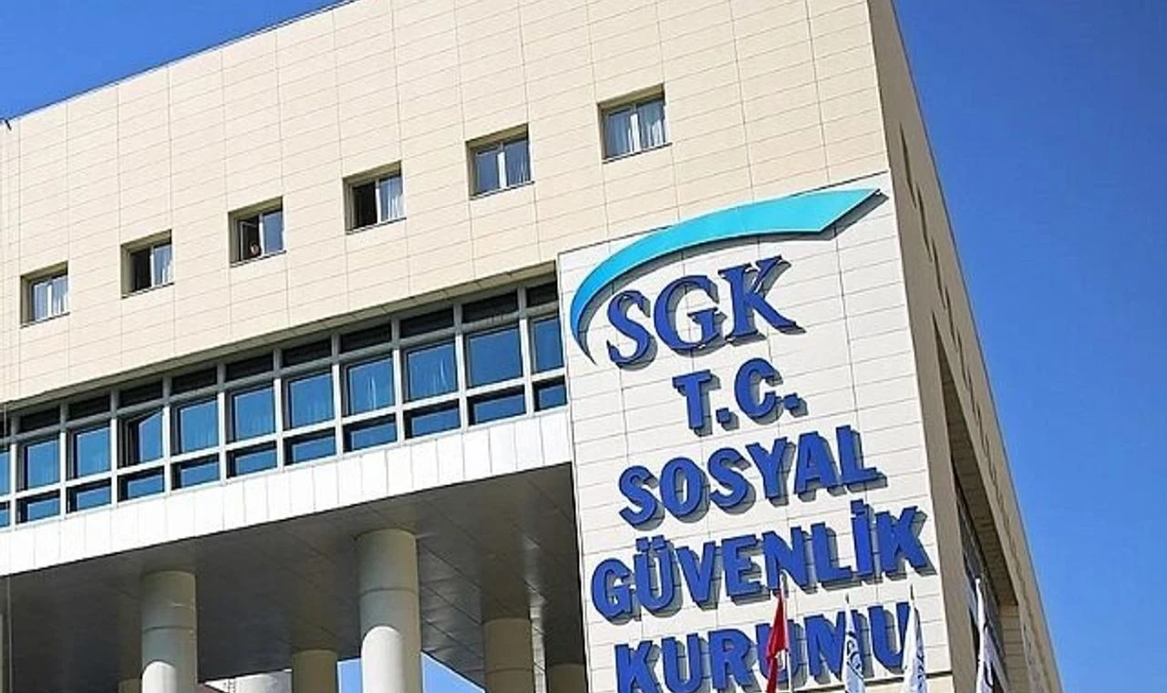 İl Müdürü ve özel kalem personeli tutuklandı