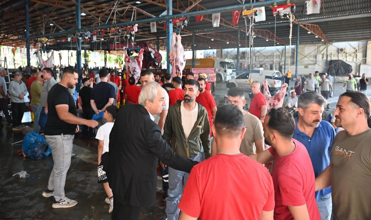 Kocagöz, kurban kesim yerlerini denetledi