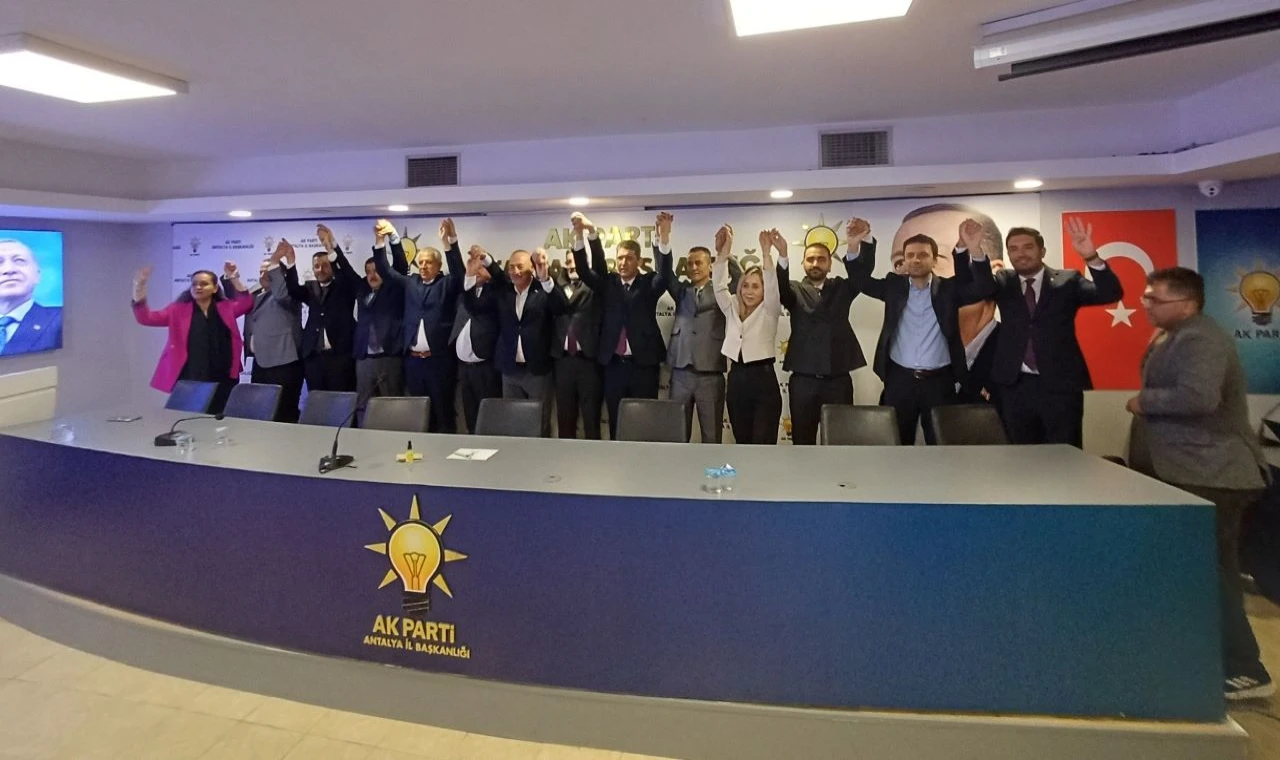 Kumbul’dan sonra 5 meclis üyesi de AK Parti’de
