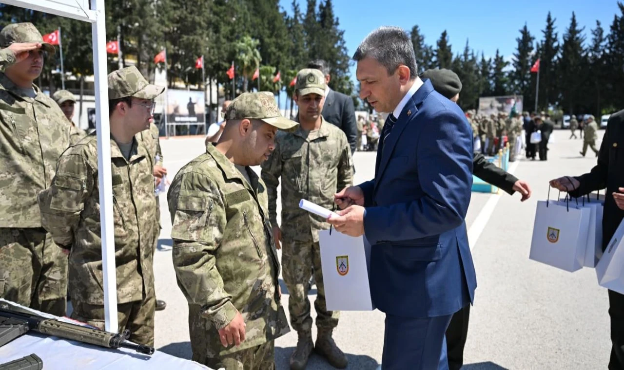 Vatan aşkıyla çakı gibi asker oldular