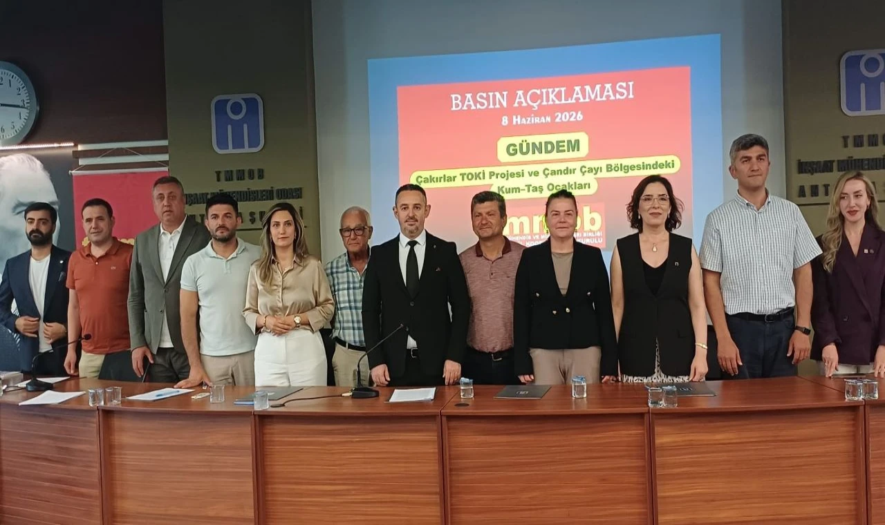 Çandır çayından alınan malzeme Konyaaltı sahilini daraltıyor