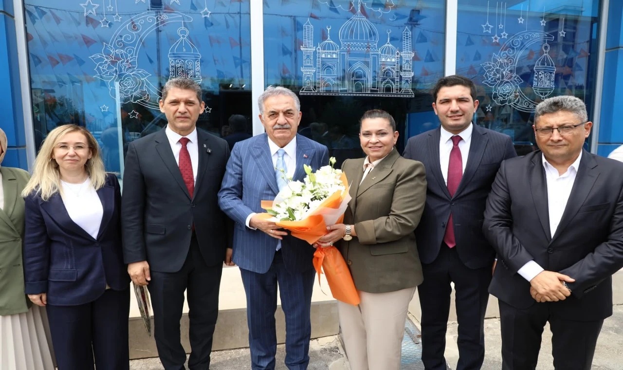 Hayati Yazıcı’dan AK Parti Antalya teşkilatına tam not