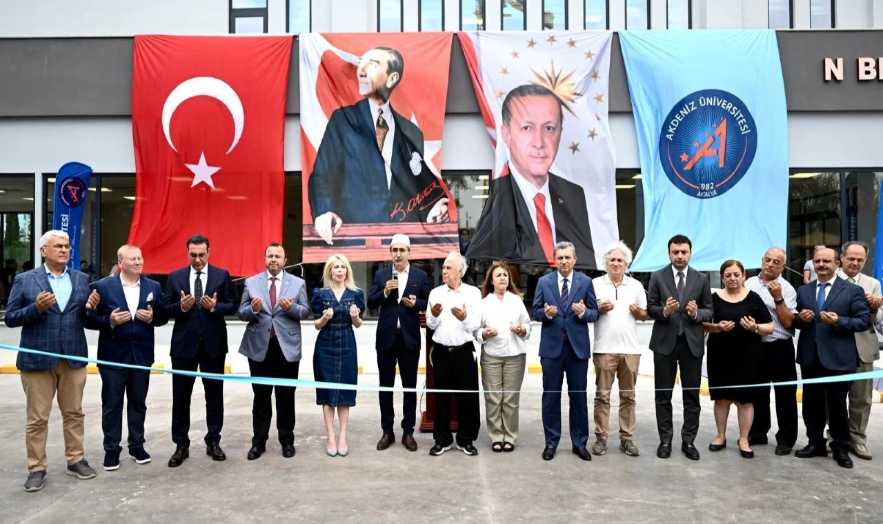 Nöroloji Polikliniği yeni hizmet binası açıldı