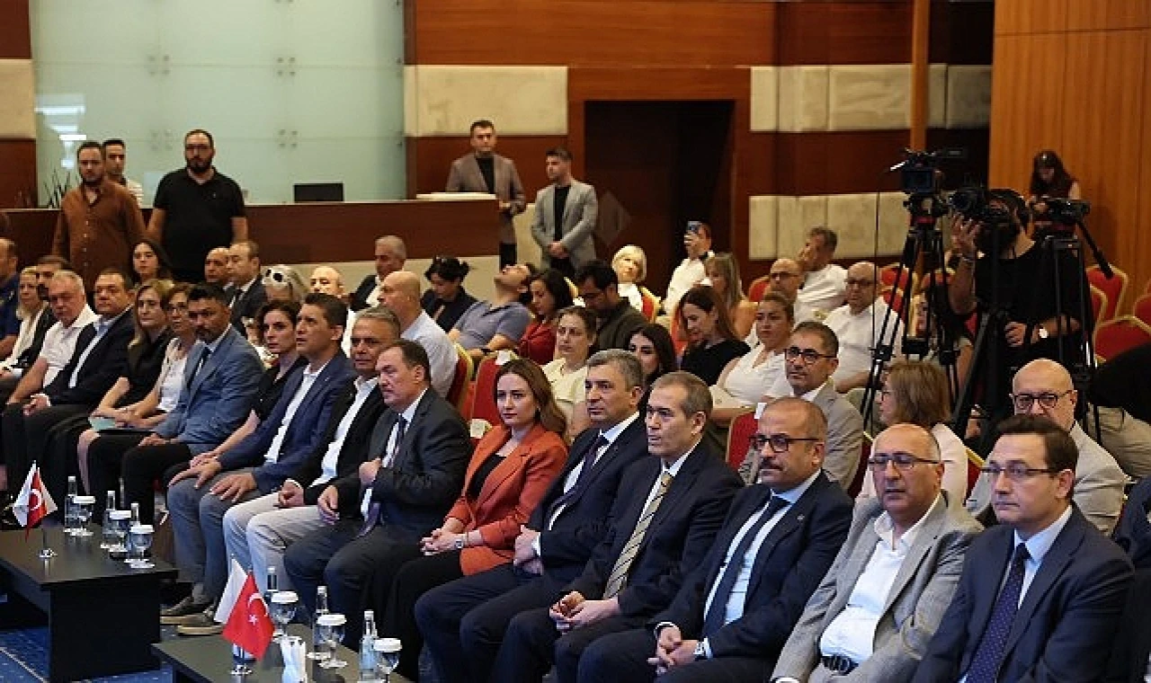 Özdemir Kaleiçi Zirvesi’ne katıldı