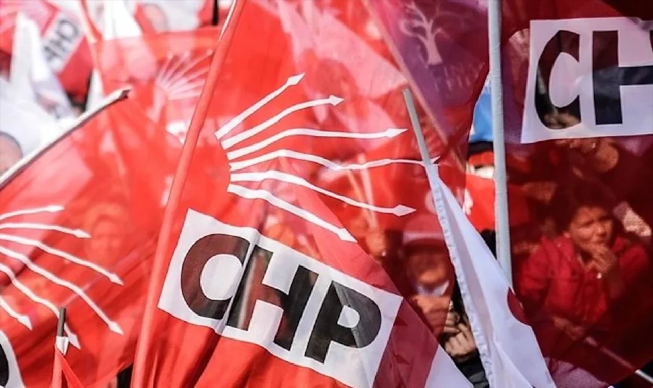 CHP Antalya'da grup toplantısı krizi