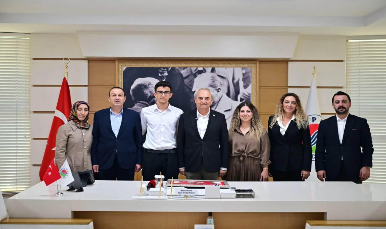 Başkan Kocagöz'den burs müjdesi