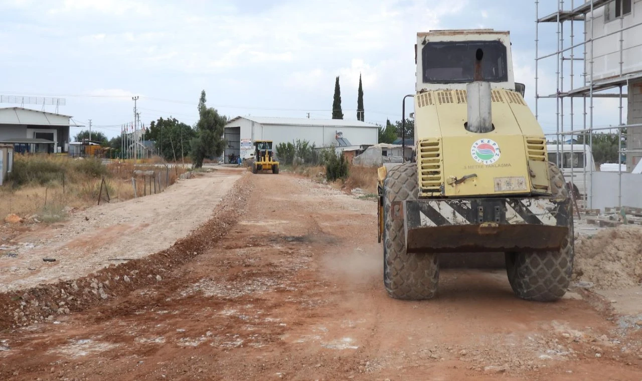 Kepez Zeytinlik’te yollar yenileniyor