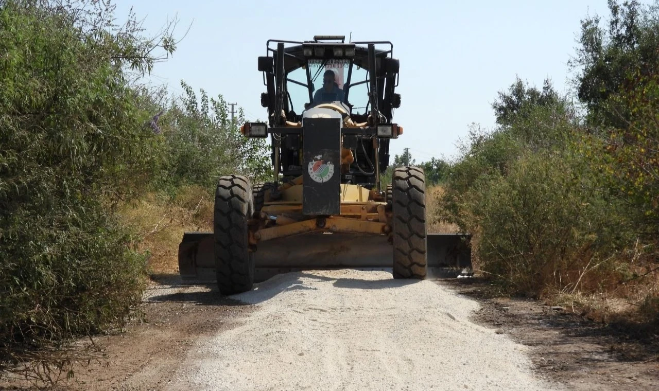 Kepez’de yol seferberliği sürüyor