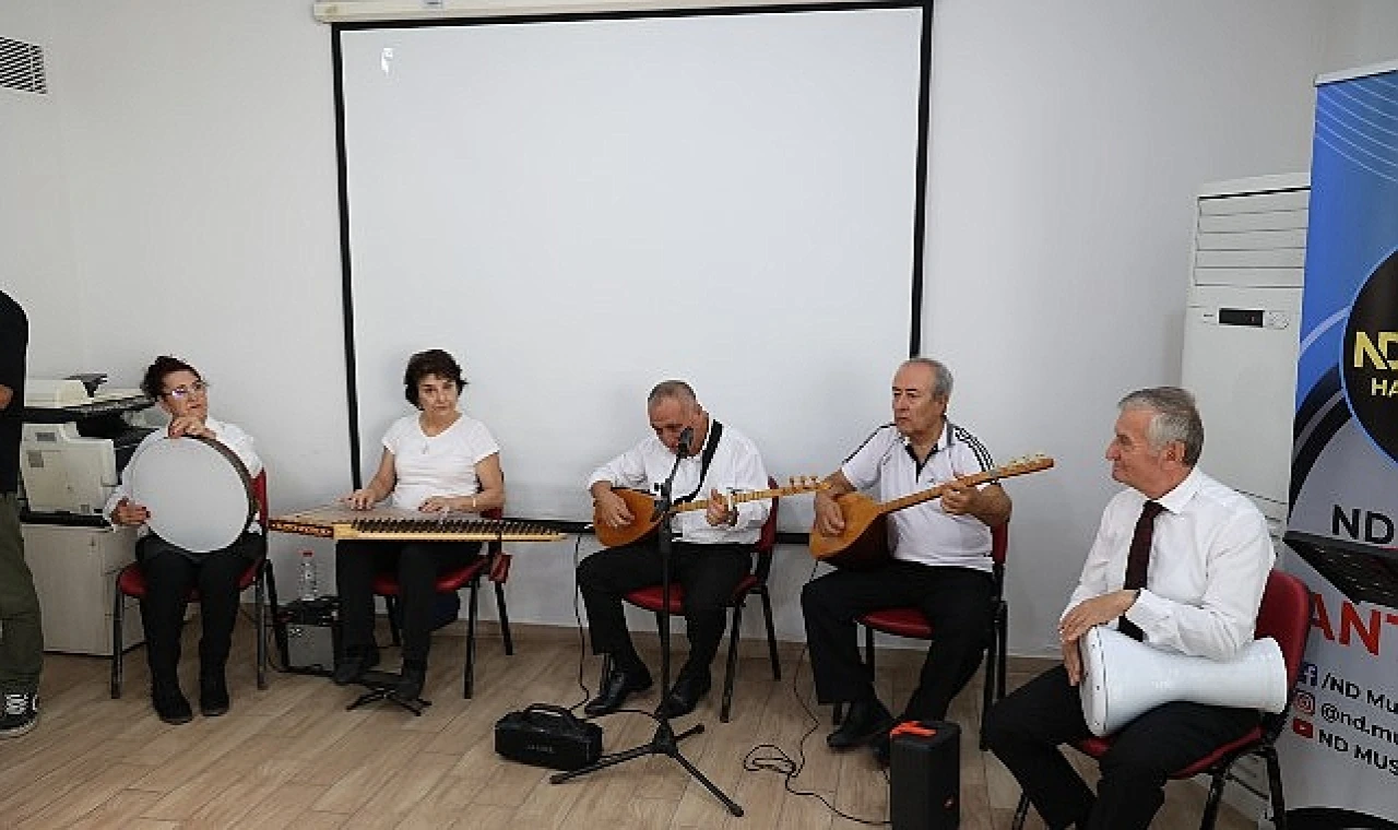 Mavi Ev alzheimer hastalarına ve yakınlarına moral oluyor