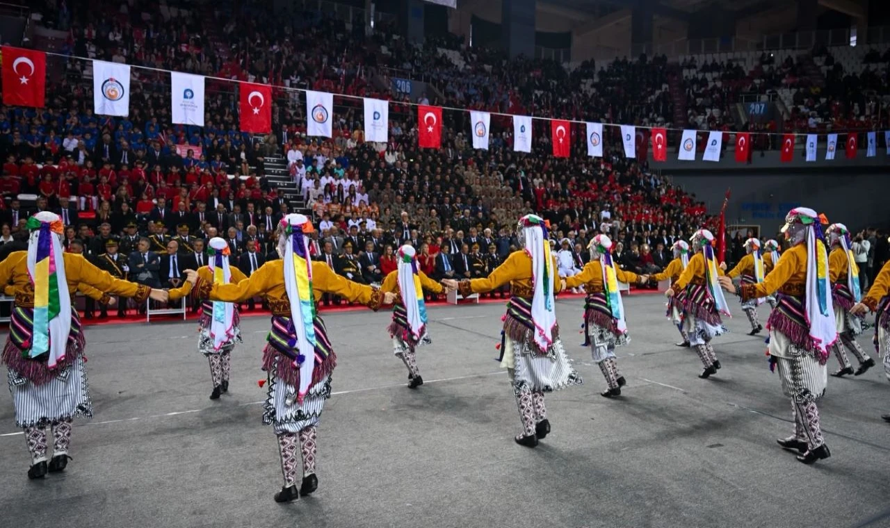 Antalya’da Cumhuriyet Bayramı coşkuyla kutlandı