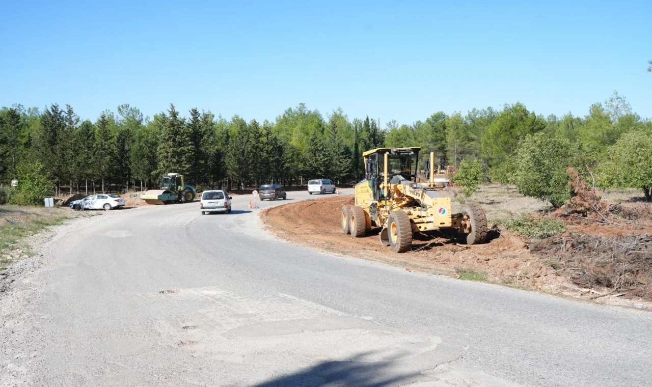 Kepez’de güvenli ulaşım için Aktoprak’ta yol düzenlemesi