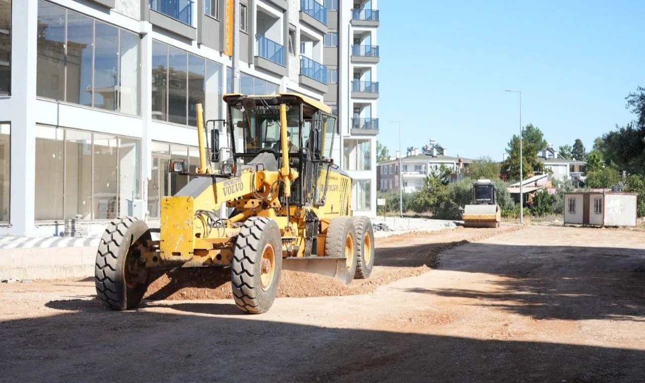 Kepez'de yollar yenileniyor