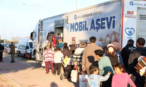 Mobil Aşevi iftarda mahalle mahalle dolaşıyor