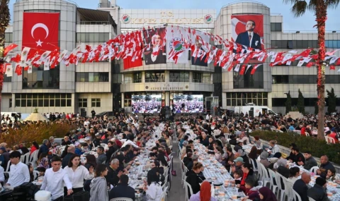 Sofralar kuruldu, lokmalar paylaşıldı