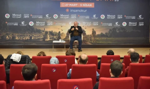 Taşağıl, Türk tarihini anlattı