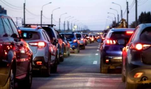 Otomobil ve motosikletler zirvede