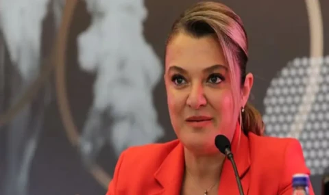 Antalya Büyükşehir Genel Sekreteri emniyete götürülüyor