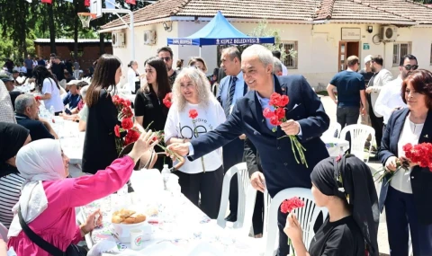 Kepez’de bahar coşkusu ve dayanışma bir arada