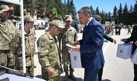 Vatan aşkıyla çakı gibi asker oldular