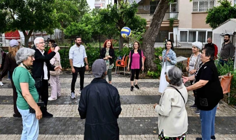 Yaşlı evlerinde bahar şenliği