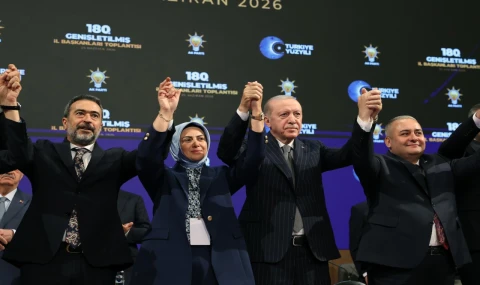 Rozetleri Erdoğan taktı