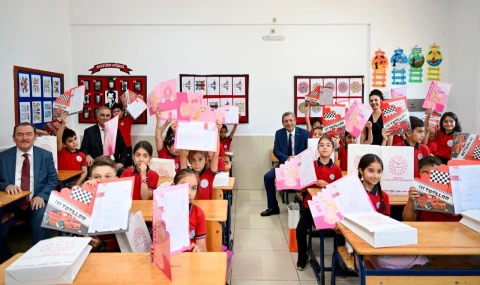Antalya’da 484 bin 576 öğrenci karne heyecanı yaşadı