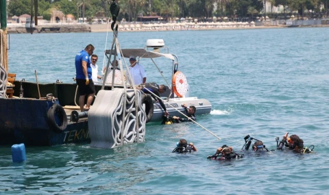 Antalya’da yapay resifler denizle buluştu