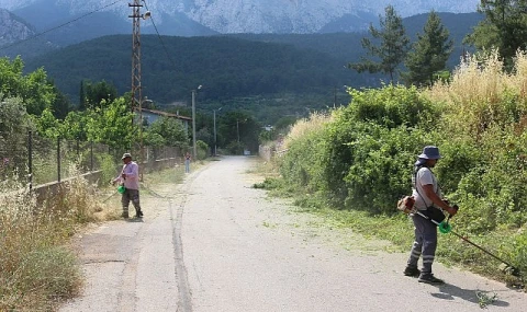 Büyükşehir’den Kemer’de temizlik çalışması