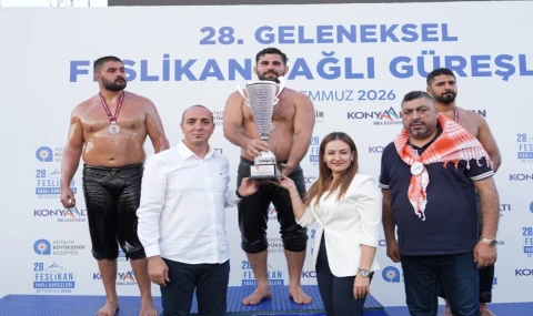 Feslikan’da Başpehlivan Erkan Taş
