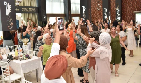 Kepez’de kadınlar matinesi coşkusu