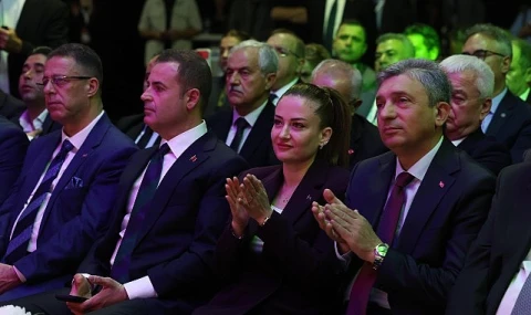 Özdemir Antalya Turizm Fuarı’nda konuştu